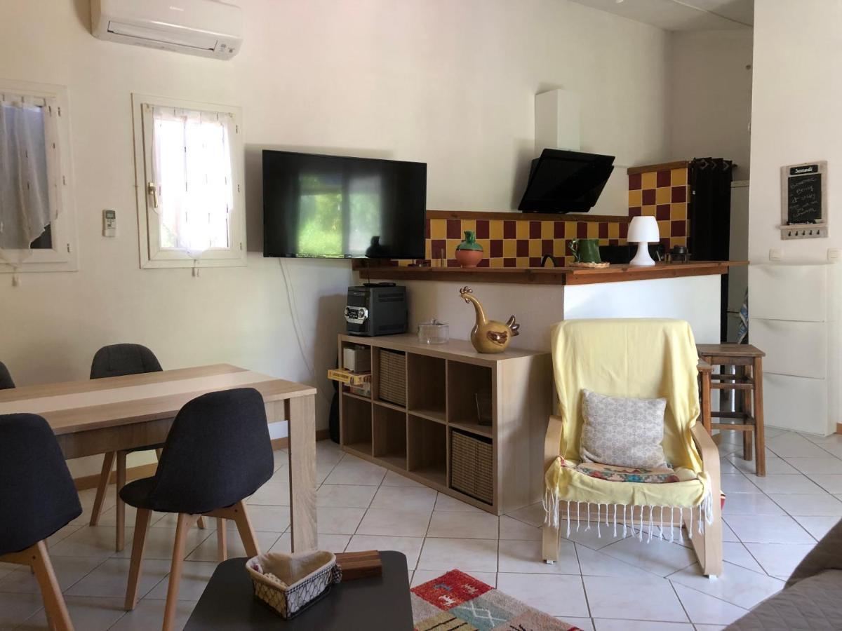 Le Cabanon Des Hirondelles Villa Villecroze Eksteriør bilde